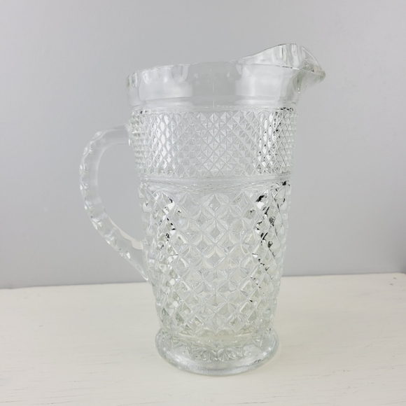 Anchor Hocking Wexford Diamond Cut Clear Glass Crystal Water Pitcher 64 Ounce - Picture 2 of 11